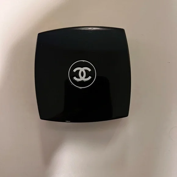 CHANEL Black Blush Harmony Compact - Picture 3 of 5